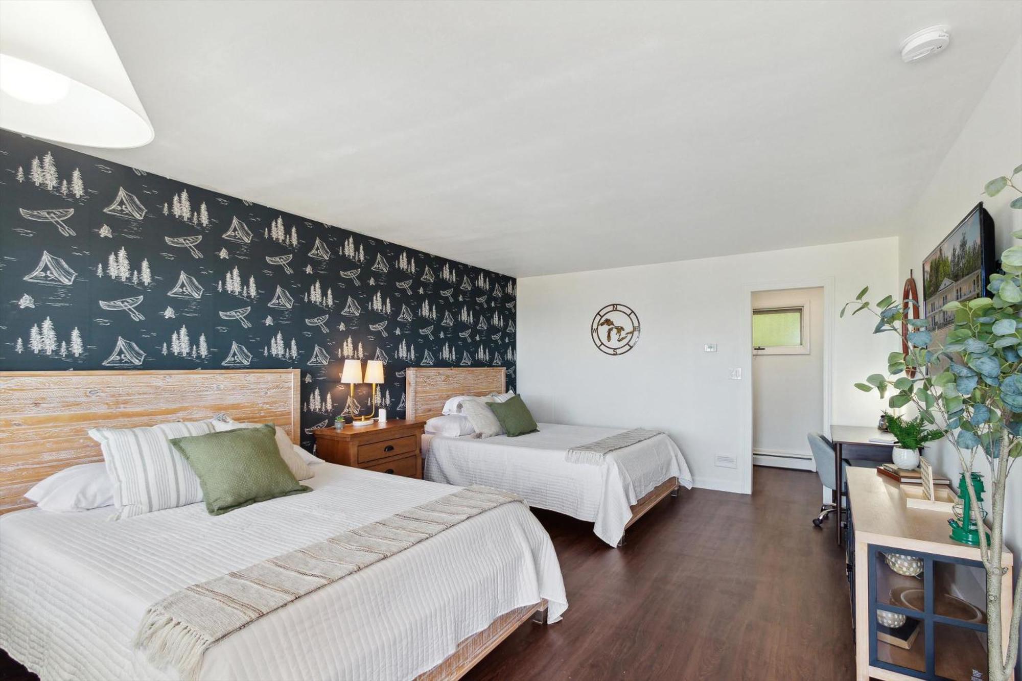 Self Check-In Lake Views Workspace 2 Queen Beds Villa Petoskey Luaran gambar
