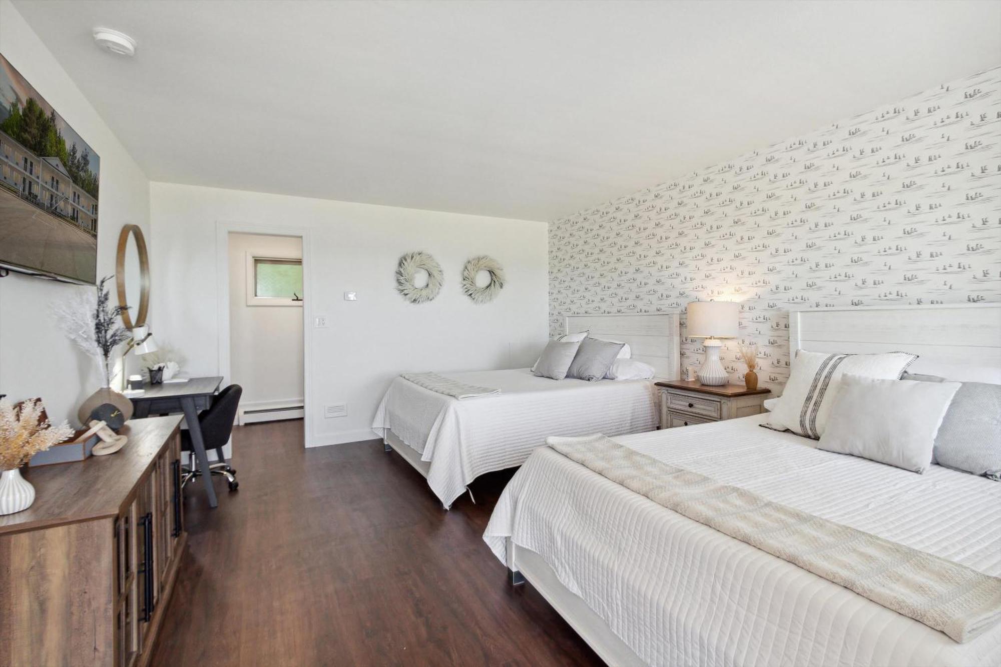 Self Check-In Lake Views Workspace 2 Queen Beds Villa Petoskey Luaran gambar